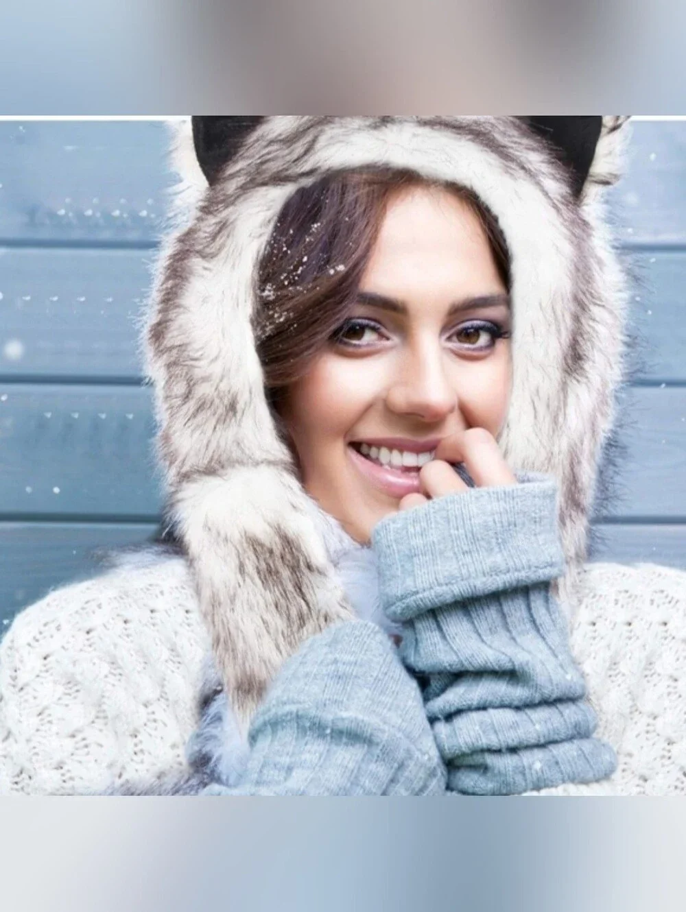 Amazon white winter wolf faux fur wolf ears paws as scarf mittens hat hood NWOT